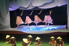 Découvrir la culture vietnamienne à travers le spectacle "Trăng"