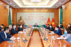 Informer le Parti du peuple cambodgien des résultats du 13e Congrès du Parti communiste du Vietnam 