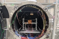 Le satellite vietnamien NanoDragon prêt au lancement