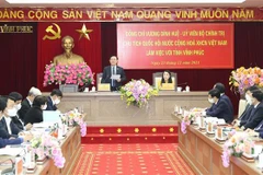 Le président de l’AN travaille dans la province de Vinh Phuc