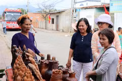 Colloque international sur l’art de la poterie traditionnelle des Cham