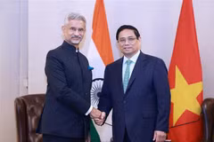 Le Premier ministre Pham Minh Chinh (droite) a reçu le 31 juillet à New Delhi le ministre indien des Affaires étrangères Subrahmanyam Jaishankar, dans le cadre de sa visite d'État en Inde. Photo : VNA
