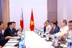 Le Premier ministre Pham Minh Chinh rencontre le président des Philippines