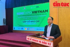 Le directeur du NIC, Vu Quoc Huy, a informé de la première exposition internationale des semi-conducteurs, lors de la conférence de presse. Photo : VNA
