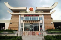 Plus de 800 travailleurs vietnamiens revenus du Cambodge via la porte frontalière de Moc Bai