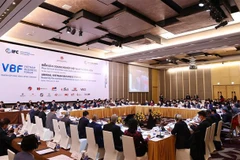 ​Le Forum d’affaires du Vietnam 2022 discute de la promotion de la relance économique nationale