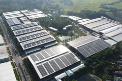 La BAD octroie près de 14 millions de dollars pour des projets solaires sur les toits au Vietnam