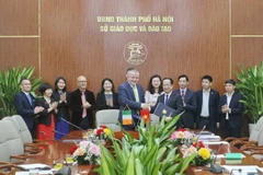 Hanoi s'efforce d'améliorer les compétences informatiques de ses élèves 