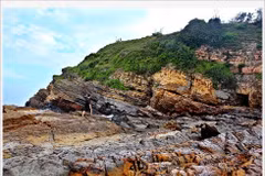 La côte rocheuse de Mong Rông, un lieu majestueux sur l’île de Cô Tô
