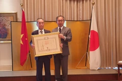 Un professeur vietnamien reçoit l'Ordre du Soleil Levant du Japon