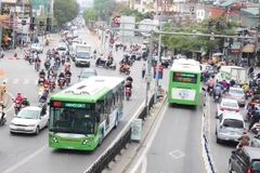 Hanoï envisage de mettre en place dix voies prioritaires pour les bus d'ici 2030