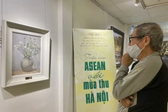 Exposition de peinture « ASEAN et automne à Hanoï »