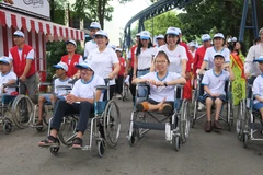 Efforts des victimes vietnamiennes pour surmonter la douleur de l'agent orange 