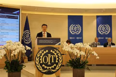 L’ambassadeur Mai Phan Dung, chef de la Mission permanente du Vietnam auprès des Nations Unis, de l’OMC et d’autres organisations internationales à Genève, à la 112e session de la Conférence internationale du travail. Photo: VNA