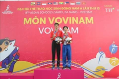 Nguyen Van Tuyen et Nguyen Dang Duong remportent deux médailles d'argent. Photo: VNA