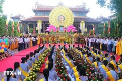 Célébration du 2.566e anniversaire de Bouddha à Huê (au Centre). Photo : VNA