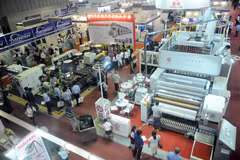 Plastique et caoutchouc : ouverture de l'exposition internationale VietnamPlas 2019