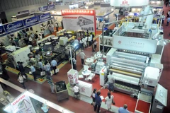 Plastique et caoutchouc : ouverture de l'exposition internationale VietnamPlas 2019