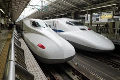 Aide japonaise pour le développement de la ligne ferroviaire en Indonésie
