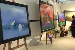 Exposition de peintures marquant le Sommet spécial R. de Corée – ASEAN 2019 à Hanoï