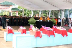Gia Lai : inhumation des restes de soldats vietnamiens tombés au Cambodge