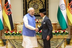 Le Premier ministre indien Narendra Modi et le sultan Haji Hassanal Bolkiah (Photo : Financialexpress.com)
