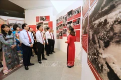 Exposition sur la construction et la défense de la Patrie en 75 ans