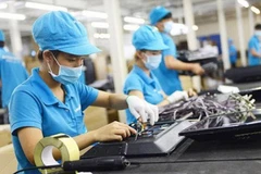 Crise sanitaire: travailleurs et employeurs reçoivent des aides