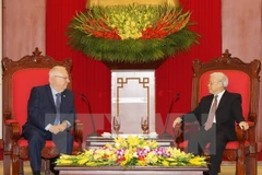 Des dirigeants vietnamiens reçoivent le président israélien