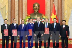 Des diplomates vietnamiens à l’honneur