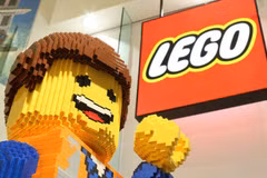 LEGO s'engage à accélérer son projet de plus d’un milliard de dollars à Binh Duong