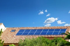 Pourquoi les investisseurs étrangers s'intéressent-ils à la production de toitures photovoltaïques? 