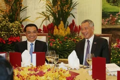 Le Premier ministre chinois s’entretient avec son homologue singapourien