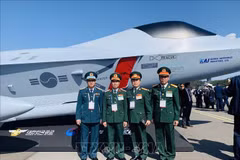 Le Vietnam visite le Salon international de l'aérospatiale et de la défense de Séoul 2019