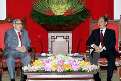 Approfondir l’amitié entre les partis communiste vietnamien et français