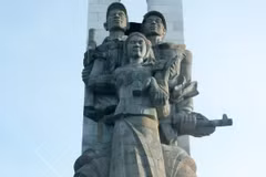 Restauration des statues commémoratives des volontaires vietnamiens au Cambodge