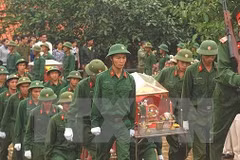 Binh Phuoc: inhumation des restes de 111 soldats morts pendant la guerre