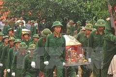 Binh Phuoc: inhumation des restes de 111 soldats morts pendant la guerre