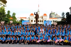 Les dirigeants de HCM-Ville rencontrent des enfants exemplaires d'Asie du Sud-Est