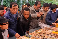 Bouquinerie : un trait culturel de Hanoi