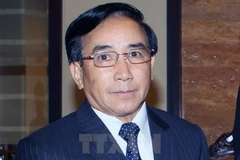 Permanent du Secrétariat du CC du PPRL et vice-président laotien en visite au Vietnam