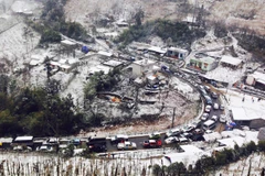 La neige et le verglas font leur apparition dans plusieurs provinces du Nord