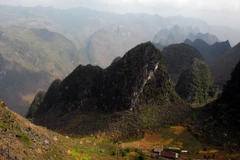 Développement touristique du plateau calcaire de Dông Van
