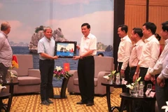 Le Premier ministre roumain en visite à Quang Ninh