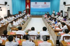 Renforcement des échanges populaires entre An Giang (Vietnam) et Takeo et Kandal (Cambodge)