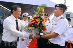 Un destroyer de la Marine singapourienne en visite à Da Nang
