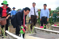 Long An : inhumation des restes de soldats tombés au Cambodge 