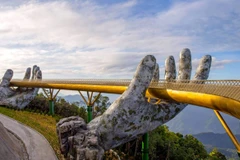 The Guardian fait l'éloge du Golden Bridge de Bà Nà Hills