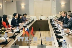 Une délégation de la province de Tuyen Quang en visite en Russie