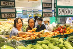 Financial Times : Les consommateurs vietnamiens optimistes sur l’économie nationale
